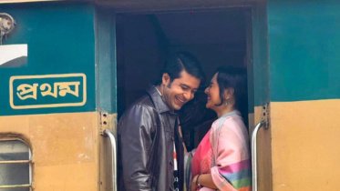 দেশের গণ্ডি পেরিয়ে ‘বনলতা এক্সপ্রেস’ ও ‘দম’