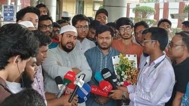 ড. ইউনূসকে মুখ খুলতে হবে, অর্জন ধরে রাখতে মাঠে নামতে হবে: নাহিদ ইসলাম