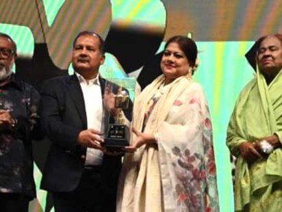 আজীবন সম্মাননা পেলেন রুমানা মোর্শেদ কনকচাঁপা