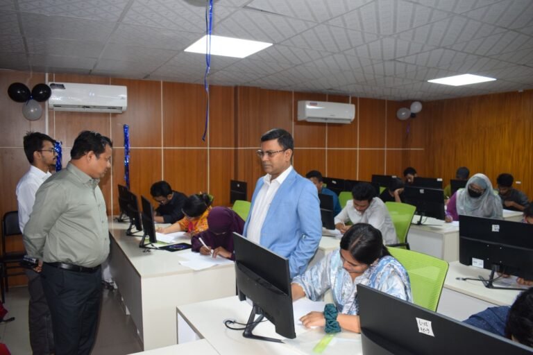 ফ্রিল্যান্সিং প্রশিক্ষণের বাছাই পরীক্ষায় অংশ নিলেন ৫২ হাজার প্রার্থী