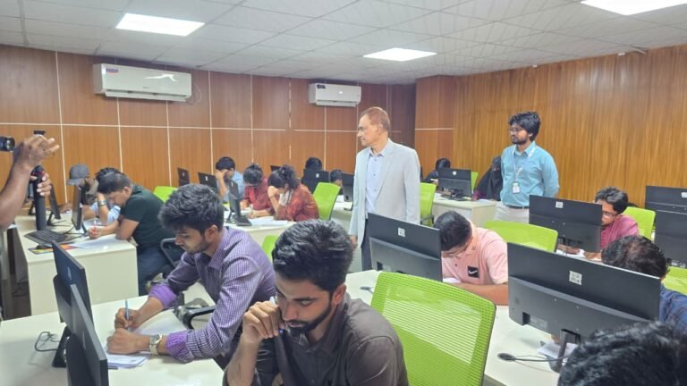 সরকারের এআই প্রশিক্ষণের বাছাই পরীক্ষায় ১ লাখের বেশি প্রার্থী